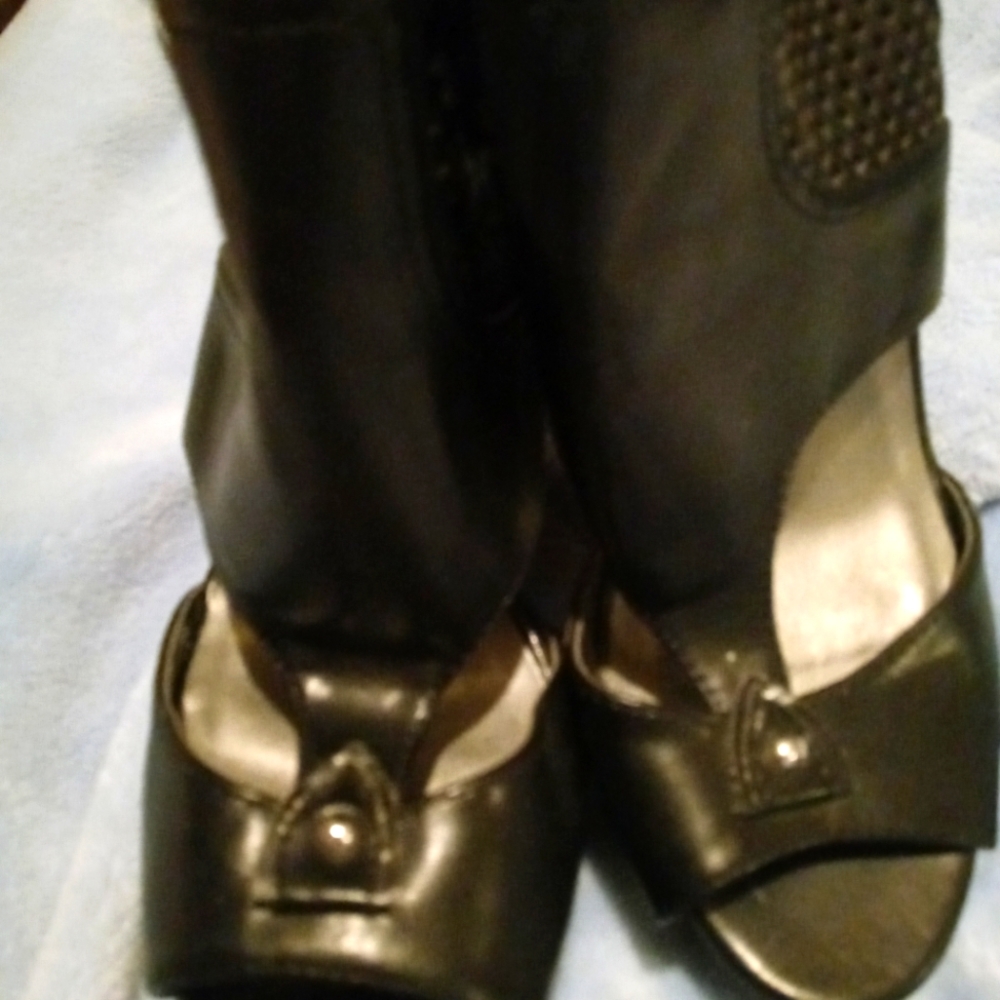 Dress shoe